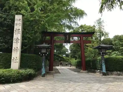 根津神社の鳥居