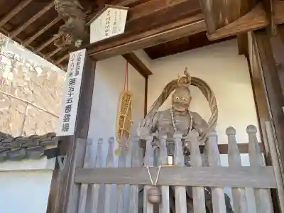 長性院の{uncategorized: "未分類", other: "その他", undefined: "問題あり", building: "その他建物", grave: "お墓", sacred_gate: "鳥居", guardian: "狛犬", statue: "像", buddha: "仏像", history: "歴史", nature: "自然", garden: "庭園", animal: "動物", pagoda: "塔", temizu: "手水舎", mountain_gate: "山門・神門", sanctuary: "本殿・本堂", subordinate: "末社・摂社", art: "芸術", scenery: "景色", jizo: "地蔵", ema: "絵馬", goshuin: "御朱印", omikuji: "おみくじ", items: "授与品その他", amulet: "お守り", goshuincho: "御朱印帳", eats: "食事", festival: "お祭り", votive_dance: "神楽", shichigosan: "七五三参", wedding: "結婚式", experience: "体験その他", initially: "初詣", around: "周辺", anti_infection: "感染症対策"}