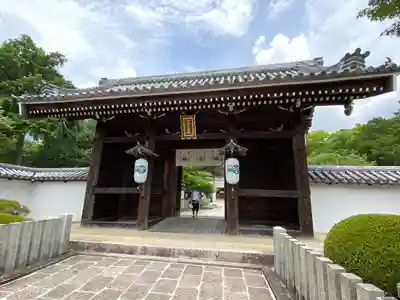 多田神社の山門・神門