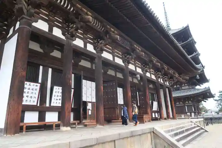 興福寺の本殿・本堂