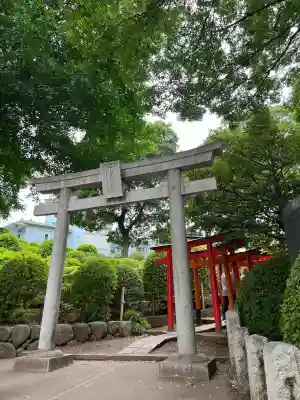 根津神社の{uncategorized: "未分類", other: "その他", undefined: "問題あり", building: "その他建物", grave: "お墓", sacred_gate: "鳥居", guardian: "狛犬", statue: "像", buddha: "仏像", history: "歴史", nature: "自然", garden: "庭園", animal: "動物", pagoda: "塔", temizu: "手水舎", mountain_gate: "山門・神門", sanctuary: "本殿・本堂", subordinate: "末社・摂社", art: "芸術", scenery: "景色", jizo: "地蔵", ema: "絵馬", goshuin: "御朱印", omikuji: "おみくじ", items: "授与品その他", amulet: "お守り", goshuincho: "御朱印帳", eats: "食事", festival: "お祭り", votive_dance: "神楽", shichigosan: "七五三参", wedding: "結婚式", experience: "体験その他", initially: "初詣", around: "周辺", anti_infection: "感染症対策"}