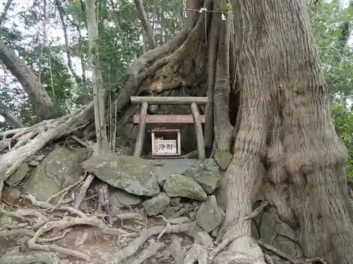 事任八幡宮の末社