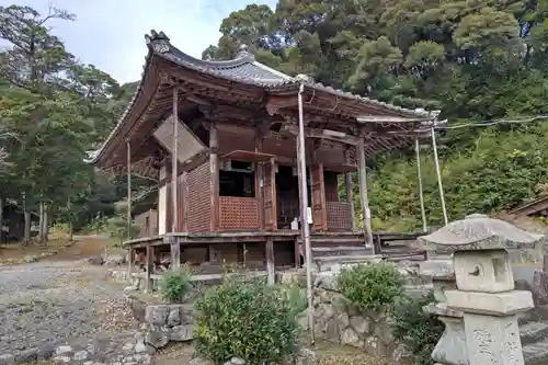 養老寺の本殿