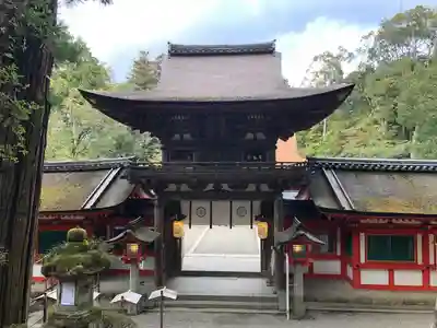 石上神宮の山門・神門