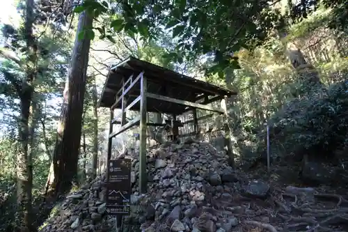 筑波山神社 女体山御本殿の建物その他