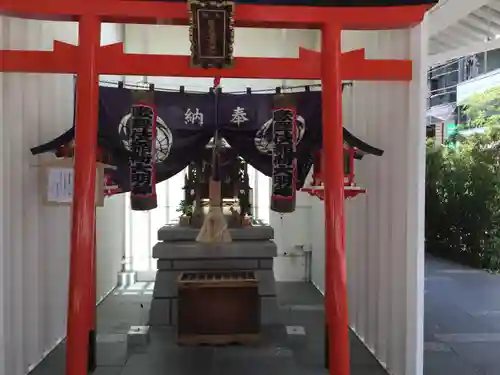 歌舞伎稲荷神社の鳥居