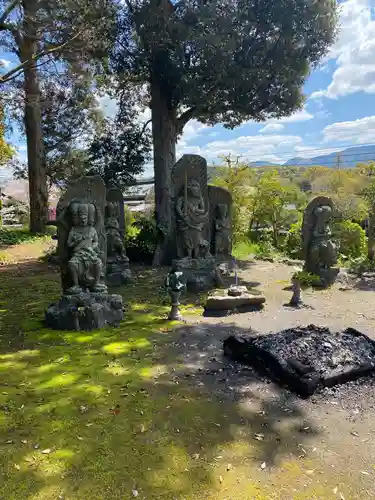 大楽寺の像