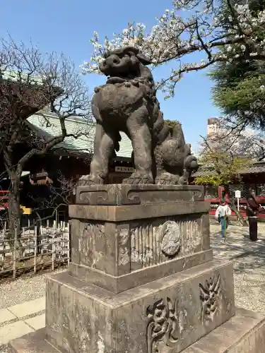 根津神社の{uncategorized: "未分類", other: "その他", undefined: "問題あり", building: "その他建物", grave: "お墓", sacred_gate: "鳥居", guardian: "狛犬", statue: "像", buddha: "仏像", history: "歴史", nature: "自然", garden: "庭園", animal: "動物", pagoda: "塔", temizu: "手水舎", mountain_gate: "山門・神門", sanctuary: "本殿・本堂", subordinate: "末社・摂社", art: "芸術", scenery: "景色", jizo: "地蔵", ema: "絵馬", goshuin: "御朱印", omikuji: "おみくじ", items: "授与品その他", amulet: "お守り", goshuincho: "御朱印帳", eats: "食事", festival: "お祭り", votive_dance: "神楽", shichigosan: "七五三参", wedding: "結婚式", experience: "体験その他", initially: "初詣", around: "周辺", anti_infection: "感染症対策"}