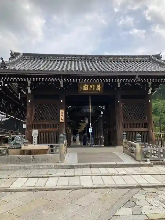 清水寺の山門・神門