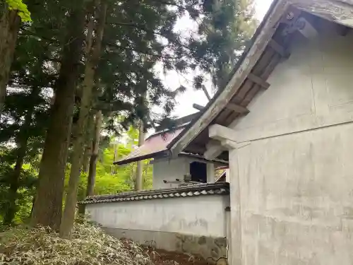 葛城山神社の{uncategorized: "未分類", other: "その他", undefined: "問題あり", building: "その他建物", grave: "お墓", sacred_gate: "鳥居", guardian: "狛犬", statue: "像", buddha: "仏像", history: "歴史", nature: "自然", garden: "庭園", animal: "動物", pagoda: "塔", temizu: "手水舎", mountain_gate: "山門・神門", sanctuary: "本殿・本堂", subordinate: "末社・摂社", art: "芸術", scenery: "景色", jizo: "地蔵", ema: "絵馬", goshuin: "御朱印", omikuji: "おみくじ", items: "授与品その他", amulet: "お守り", goshuincho: "御朱印帳", eats: "食事", festival: "お祭り", votive_dance: "神楽", shichigosan: "七五三参", wedding: "結婚式", experience: "体験その他", initially: "初詣", around: "周辺", anti_infection: "感染症対策"}