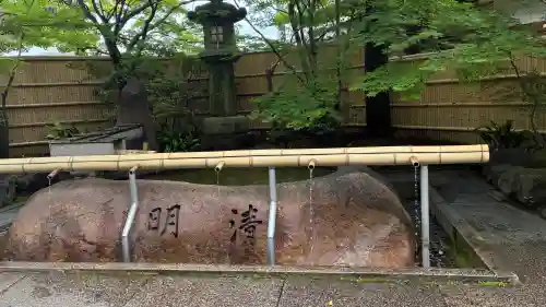 安井金比羅宮の{uncategorized: "未分類", other: "その他", undefined: "問題あり", building: "その他建物", grave: "お墓", sacred_gate: "鳥居", guardian: "狛犬", statue: "像", buddha: "仏像", history: "歴史", nature: "自然", garden: "庭園", animal: "動物", pagoda: "塔", temizu: "手水舎", mountain_gate: "山門・神門", sanctuary: "本殿・本堂", subordinate: "末社・摂社", art: "芸術", scenery: "景色", jizo: "地蔵", ema: "絵馬", goshuin: "御朱印", omikuji: "おみくじ", items: "授与品その他", amulet: "お守り", goshuincho: "御朱印帳", eats: "食事", festival: "お祭り", votive_dance: "神楽", shichigosan: "七五三参", wedding: "結婚式", experience: "体験その他", initially: "初詣", around: "周辺", anti_infection: "感染症対策"}