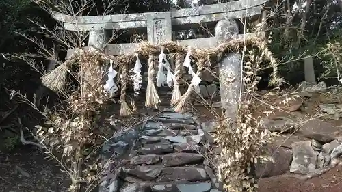 緑岡神社の鳥居