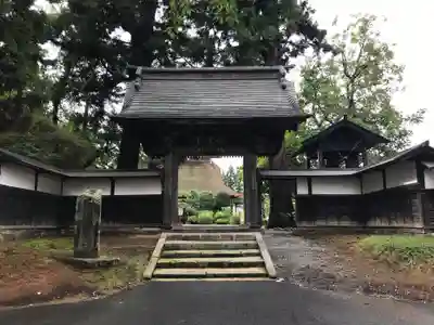 革秀寺の山門・神門