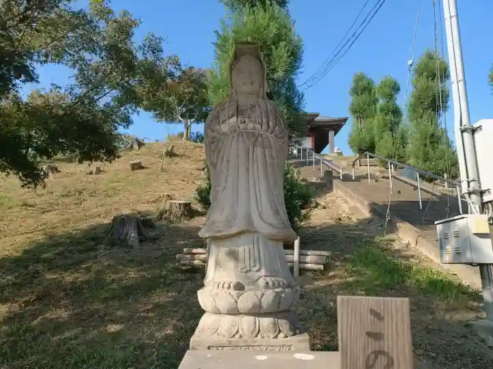 妙昌寺の{uncategorized: "未分類", other: "その他", undefined: "問題あり", building: "その他建物", grave: "お墓", sacred_gate: "鳥居", guardian: "狛犬", statue: "像", buddha: "仏像", history: "歴史", nature: "自然", garden: "庭園", animal: "動物", pagoda: "塔", temizu: "手水舎", mountain_gate: "山門・神門", sanctuary: "本殿・本堂", subordinate: "末社・摂社", art: "芸術", scenery: "景色", jizo: "地蔵", ema: "絵馬", goshuin: "御朱印", omikuji: "おみくじ", items: "授与品その他", amulet: "お守り", goshuincho: "御朱印帳", eats: "食事", festival: "お祭り", votive_dance: "神楽", shichigosan: "七五三参", wedding: "結婚式", experience: "体験その他", initially: "初詣", around: "周辺", anti_infection: "感染症対策"}
