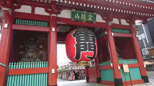 浅草寺の山門・神門