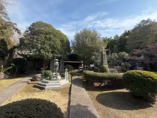 感応院の{uncategorized: "未分類", other: "その他", undefined: "問題あり", building: "その他建物", grave: "お墓", sacred_gate: "鳥居", guardian: "狛犬", statue: "像", buddha: "仏像", history: "歴史", nature: "自然", garden: "庭園", animal: "動物", pagoda: "塔", temizu: "手水舎", mountain_gate: "山門・神門", sanctuary: "本殿・本堂", subordinate: "末社・摂社", art: "芸術", scenery: "景色", jizo: "地蔵", ema: "絵馬", goshuin: "御朱印", omikuji: "おみくじ", items: "授与品その他", amulet: "お守り", goshuincho: "御朱印帳", eats: "食事", festival: "お祭り", votive_dance: "神楽", shichigosan: "七五三参", wedding: "結婚式", experience: "体験その他", initially: "初詣", around: "周辺", anti_infection: "感染症対策"}