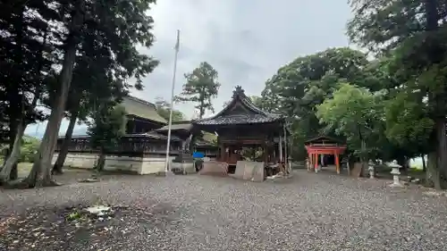 飯開神社の建物その他