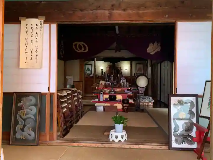 龍願寺の本殿・本堂