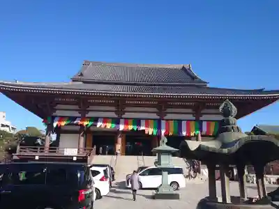 西新井大師総持寺の本殿・本堂