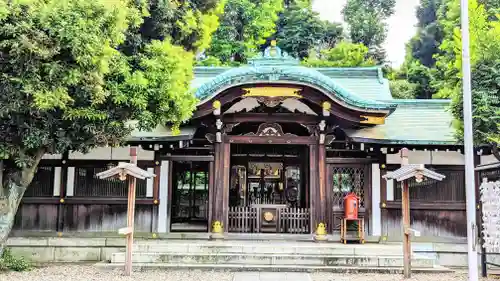 白金氷川神社の本殿