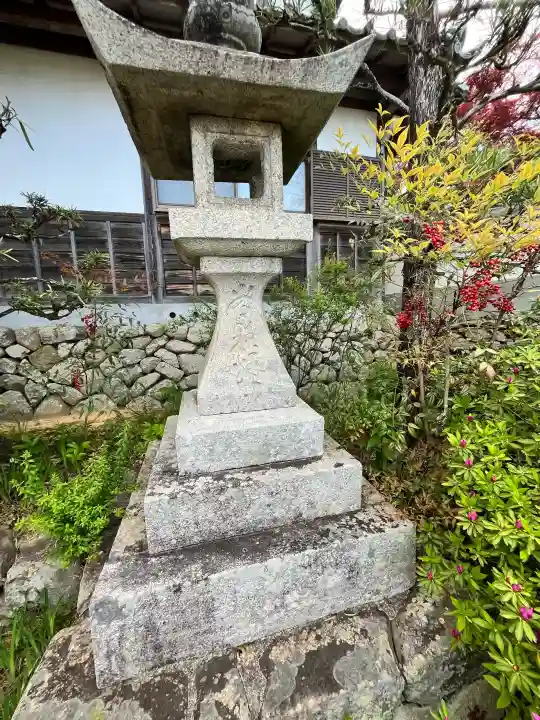 子安地蔵寺の{uncategorized: "未分類", other: "その他", undefined: "問題あり", building: "その他建物", grave: "お墓", sacred_gate: "鳥居", guardian: "狛犬", statue: "像", buddha: "仏像", history: "歴史", nature: "自然", garden: "庭園", animal: "動物", pagoda: "塔", temizu: "手水舎", mountain_gate: "山門・神門", sanctuary: "本殿・本堂", subordinate: "末社・摂社", art: "芸術", scenery: "景色", jizo: "地蔵", ema: "絵馬", goshuin: "御朱印", omikuji: "おみくじ", items: "授与品その他", amulet: "お守り", goshuincho: "御朱印帳", eats: "食事", festival: "お祭り", votive_dance: "神楽", shichigosan: "七五三参", wedding: "結婚式", experience: "体験その他", initially: "初詣", around: "周辺", anti_infection: "感染症対策"}