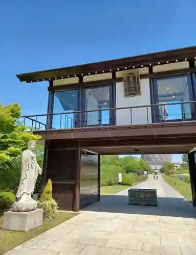 東本願寺本廟 牛久浄苑（牛久大仏）の山門