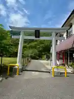 五龍王神社の{uncategorized: "未分類", other: "その他", undefined: "問題あり", building: "その他建物", grave: "お墓", sacred_gate: "鳥居", guardian: "狛犬", statue: "像", buddha: "仏像", history: "歴史", nature: "自然", garden: "庭園", animal: "動物", pagoda: "塔", temizu: "手水舎", mountain_gate: "山門・神門", sanctuary: "本殿・本堂", subordinate: "末社・摂社", art: "芸術", scenery: "景色", jizo: "地蔵", ema: "絵馬", goshuin: "御朱印", omikuji: "おみくじ", items: "授与品その他", amulet: "お守り", goshuincho: "御朱印帳", eats: "食事", festival: "お祭り", votive_dance: "神楽", shichigosan: "七五三参", wedding: "結婚式", experience: "体験その他", initially: "初詣", around: "周辺", anti_infection: "感染症対策"}