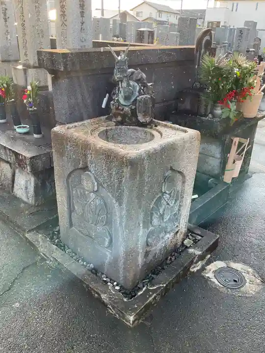 薬師寺(北外山)の手水舎