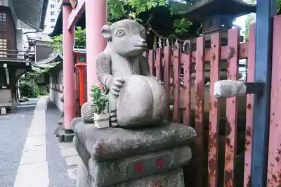 柳森神社の像