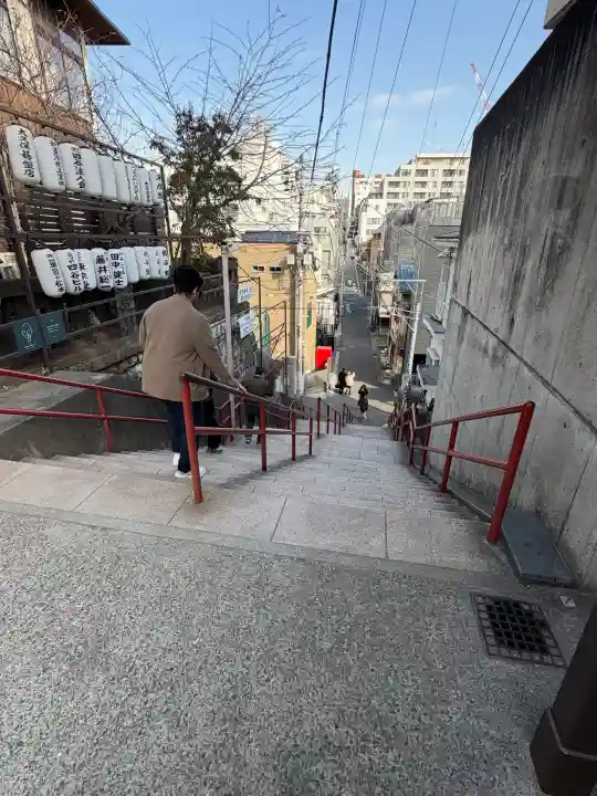 須賀神社の{uncategorized: "未分類", other: "その他", undefined: "問題あり", building: "その他建物", grave: "お墓", sacred_gate: "鳥居", guardian: "狛犬", statue: "像", buddha: "仏像", history: "歴史", nature: "自然", garden: "庭園", animal: "動物", pagoda: "塔", temizu: "手水舎", mountain_gate: "山門・神門", sanctuary: "本殿・本堂", subordinate: "末社・摂社", art: "芸術", scenery: "景色", jizo: "地蔵", ema: "絵馬", goshuin: "御朱印", omikuji: "おみくじ", items: "授与品その他", amulet: "お守り", goshuincho: "御朱印帳", eats: "食事", festival: "お祭り", votive_dance: "神楽", shichigosan: "七五三参", wedding: "結婚式", experience: "体験その他", initially: "初詣", around: "周辺", anti_infection: "感染症対策"}