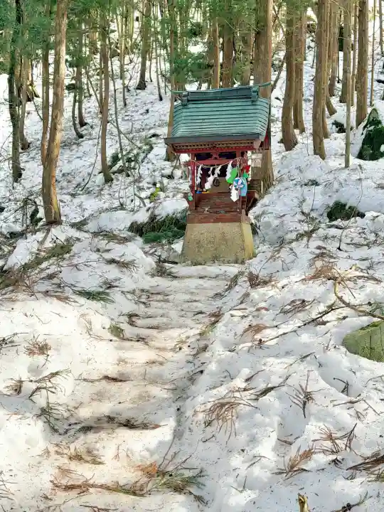 早池峯神社の{uncategorized: "未分類", other: "その他", undefined: "問題あり", building: "その他建物", grave: "お墓", sacred_gate: "鳥居", guardian: "狛犬", statue: "像", buddha: "仏像", history: "歴史", nature: "自然", garden: "庭園", animal: "動物", pagoda: "塔", temizu: "手水舎", mountain_gate: "山門・神門", sanctuary: "本殿・本堂", subordinate: "末社・摂社", art: "芸術", scenery: "景色", jizo: "地蔵", ema: "絵馬", goshuin: "御朱印", omikuji: "おみくじ", items: "授与品その他", amulet: "お守り", goshuincho: "御朱印帳", eats: "食事", festival: "お祭り", votive_dance: "神楽", shichigosan: "七五三参", wedding: "結婚式", experience: "体験その他", initially: "初詣", around: "周辺", anti_infection: "感染症対策"}