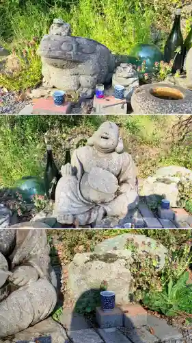 湯の沢神社の{uncategorized: "未分類", other: "その他", undefined: "問題あり", building: "その他建物", grave: "お墓", sacred_gate: "鳥居", guardian: "狛犬", statue: "像", buddha: "仏像", history: "歴史", nature: "自然", garden: "庭園", animal: "動物", pagoda: "塔", temizu: "手水舎", mountain_gate: "山門・神門", sanctuary: "本殿・本堂", subordinate: "末社・摂社", art: "芸術", scenery: "景色", jizo: "地蔵", ema: "絵馬", goshuin: "御朱印", omikuji: "おみくじ", items: "授与品その他", amulet: "お守り", goshuincho: "御朱印帳", eats: "食事", festival: "お祭り", votive_dance: "神楽", shichigosan: "七五三参", wedding: "結婚式", experience: "体験その他", initially: "初詣", around: "周辺", anti_infection: "感染症対策"}