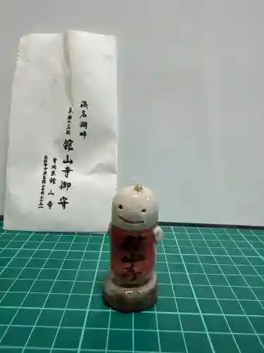 舘山寺の{uncategorized: "未分類", other: "その他", undefined: "問題あり", building: "その他建物", grave: "お墓", sacred_gate: "鳥居", guardian: "狛犬", statue: "像", buddha: "仏像", history: "歴史", nature: "自然", garden: "庭園", animal: "動物", pagoda: "塔", temizu: "手水舎", mountain_gate: "山門・神門", sanctuary: "本殿・本堂", subordinate: "末社・摂社", art: "芸術", scenery: "景色", jizo: "地蔵", ema: "絵馬", goshuin: "御朱印", omikuji: "おみくじ", items: "授与品その他", amulet: "お守り", goshuincho: "御朱印帳", eats: "食事", festival: "お祭り", votive_dance: "神楽", shichigosan: "七五三参", wedding: "結婚式", experience: "体験その他", initially: "初詣", around: "周辺", anti_infection: "感染症対策"}