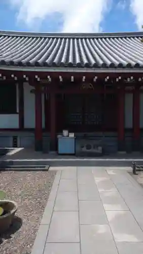 自性院の本殿・本堂