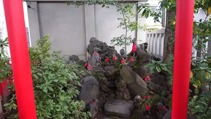 隆栄稲荷神社の狛犬