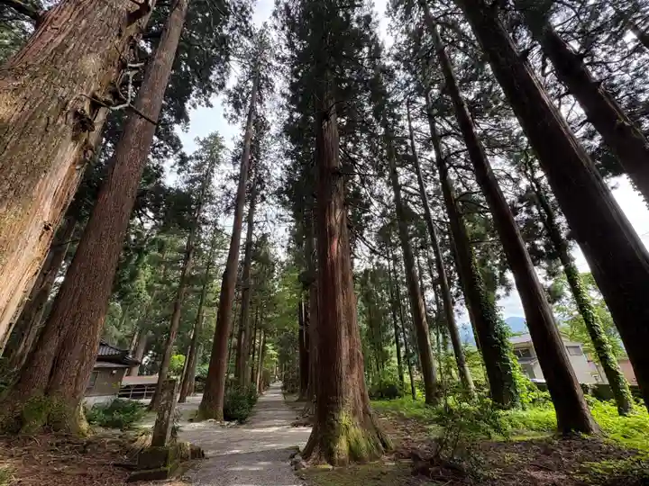 雄山神社中宮祈願殿(富山県)