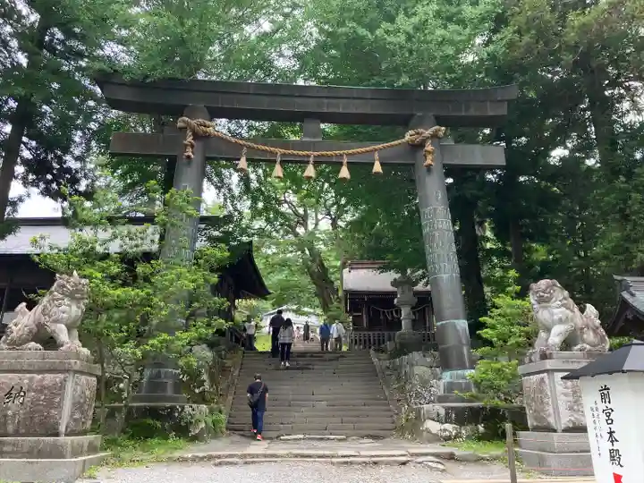 諏訪大社上社前宮(長野県)