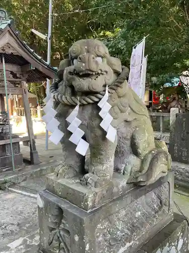 海南神社の狛犬