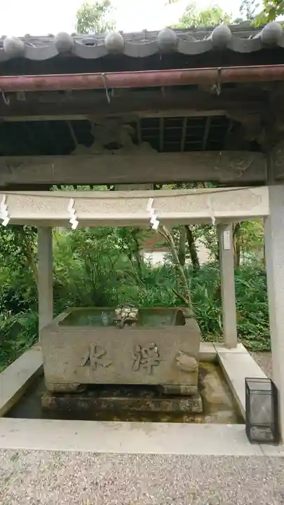 小田井縣神社の手水舎