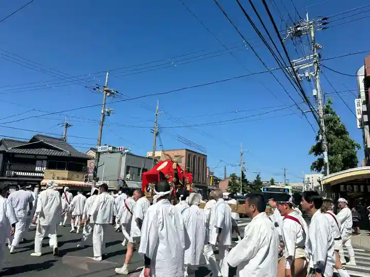 朱雀松尾總神社(松尾大社朱雀御旅所)の{uncategorized: "未分類", other: "その他", undefined: "問題あり", building: "その他建物", grave: "お墓", sacred_gate: "鳥居", guardian: "狛犬", statue: "像", buddha: "仏像", history: "歴史", nature: "自然", garden: "庭園", animal: "動物", pagoda: "塔", temizu: "手水舎", mountain_gate: "山門・神門", sanctuary: "本殿・本堂", subordinate: "末社・摂社", art: "芸術", scenery: "景色", jizo: "地蔵", ema: "絵馬", goshuin: "御朱印", omikuji: "おみくじ", items: "授与品その他", amulet: "お守り", goshuincho: "御朱印帳", eats: "食事", festival: "お祭り", votive_dance: "神楽", shichigosan: "七五三参", wedding: "結婚式", experience: "体験その他", initially: "初詣", around: "周辺", anti_infection: "感染症対策"}