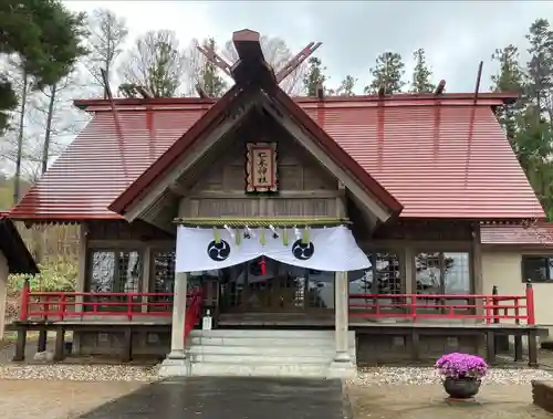 仁木神社の本殿・本堂