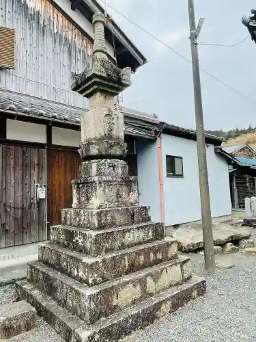 牛飼地蔵堂(元福泉寺)の{uncategorized: "未分類", other: "その他", undefined: "問題あり", building: "その他建物", grave: "お墓", sacred_gate: "鳥居", guardian: "狛犬", statue: "像", buddha: "仏像", history: "歴史", nature: "自然", garden: "庭園", animal: "動物", pagoda: "塔", temizu: "手水舎", mountain_gate: "山門・神門", sanctuary: "本殿・本堂", subordinate: "末社・摂社", art: "芸術", scenery: "景色", jizo: "地蔵", ema: "絵馬", goshuin: "御朱印", omikuji: "おみくじ", items: "授与品その他", amulet: "お守り", goshuincho: "御朱印帳", eats: "食事", festival: "お祭り", votive_dance: "神楽", shichigosan: "七五三参", wedding: "結婚式", experience: "体験その他", initially: "初詣", around: "周辺", anti_infection: "感染症対策"}