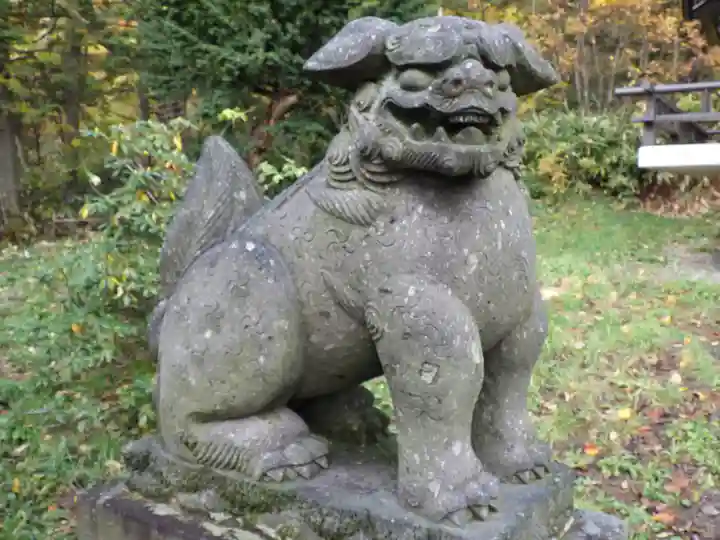 獅子内神社の狛犬