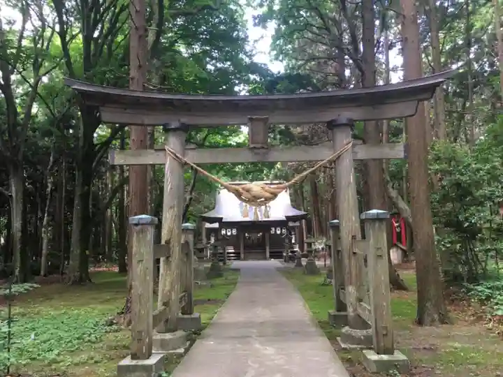 横浜八幡神社の鳥居