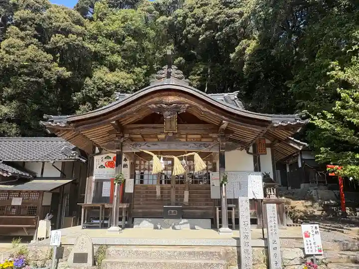 石上布都魂神社(岡山県)