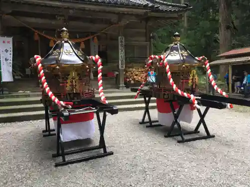 雄山神社中宮祈願殿の建物その他