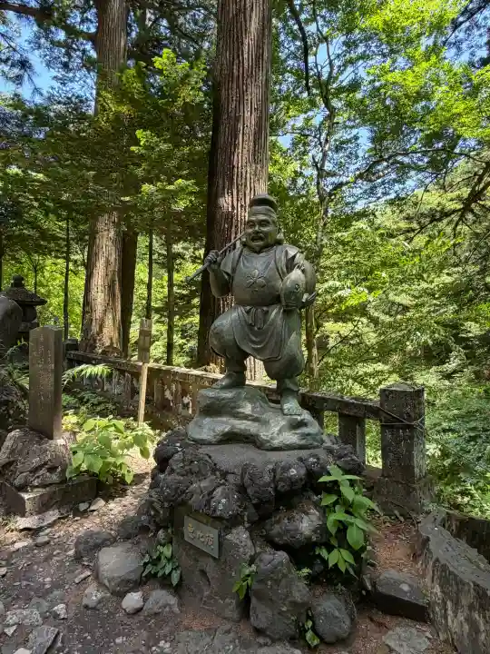 榛名神社の{uncategorized: "未分類", other: "その他", undefined: "問題あり", building: "その他建物", grave: "お墓", sacred_gate: "鳥居", guardian: "狛犬", statue: "像", buddha: "仏像", history: "歴史", nature: "自然", garden: "庭園", animal: "動物", pagoda: "塔", temizu: "手水舎", mountain_gate: "山門・神門", sanctuary: "本殿・本堂", subordinate: "末社・摂社", art: "芸術", scenery: "景色", jizo: "地蔵", ema: "絵馬", goshuin: "御朱印", omikuji: "おみくじ", items: "授与品その他", amulet: "お守り", goshuincho: "御朱印帳", eats: "食事", festival: "お祭り", votive_dance: "神楽", shichigosan: "七五三参", wedding: "結婚式", experience: "体験その他", initially: "初詣", around: "周辺", anti_infection: "感染症対策"}