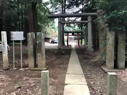 高虫氷川神社の鳥居