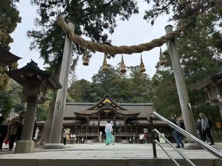 大神神社の{uncategorized: "未分類", other: "その他", undefined: "問題あり", building: "その他建物", grave: "お墓", sacred_gate: "鳥居", guardian: "狛犬", statue: "像", buddha: "仏像", history: "歴史", nature: "自然", garden: "庭園", animal: "動物", pagoda: "塔", temizu: "手水舎", mountain_gate: "山門・神門", sanctuary: "本殿・本堂", subordinate: "末社・摂社", art: "芸術", scenery: "景色", jizo: "地蔵", ema: "絵馬", goshuin: "御朱印", omikuji: "おみくじ", items: "授与品その他", amulet: "お守り", goshuincho: "御朱印帳", eats: "食事", festival: "お祭り", votive_dance: "神楽", shichigosan: "七五三参", wedding: "結婚式", experience: "体験その他", initially: "初詣", around: "周辺", anti_infection: "感染症対策"}