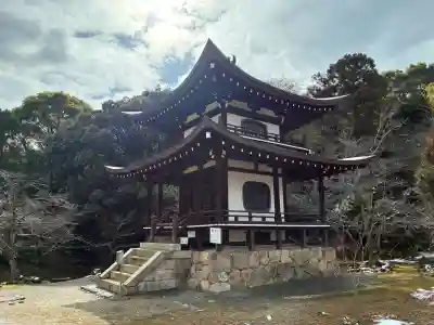 勧修寺の{uncategorized: "未分類", other: "その他", undefined: "問題あり", building: "その他建物", grave: "お墓", sacred_gate: "鳥居", guardian: "狛犬", statue: "像", buddha: "仏像", history: "歴史", nature: "自然", garden: "庭園", animal: "動物", pagoda: "塔", temizu: "手水舎", mountain_gate: "山門・神門", sanctuary: "本殿・本堂", subordinate: "末社・摂社", art: "芸術", scenery: "景色", jizo: "地蔵", ema: "絵馬", goshuin: "御朱印", omikuji: "おみくじ", items: "授与品その他", amulet: "お守り", goshuincho: "御朱印帳", eats: "食事", festival: "お祭り", votive_dance: "神楽", shichigosan: "七五三参", wedding: "結婚式", experience: "体験その他", initially: "初詣", around: "周辺", anti_infection: "感染症対策"}